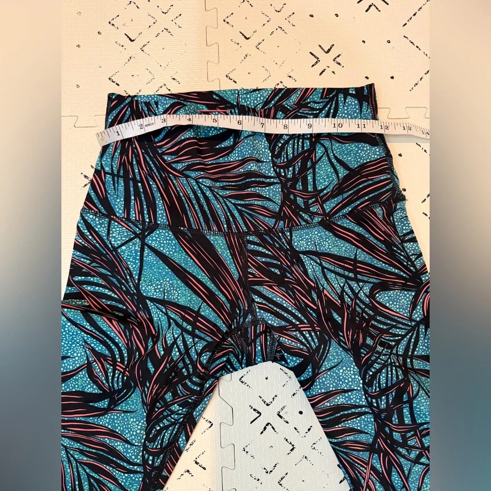 NWOT Lululemon Wunder‎ Under Pant (Hi-Rise) Palm Lace Tofino Teal Multi